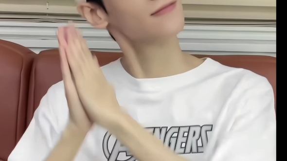 罗云熙比心手势舞 太可爱了吧