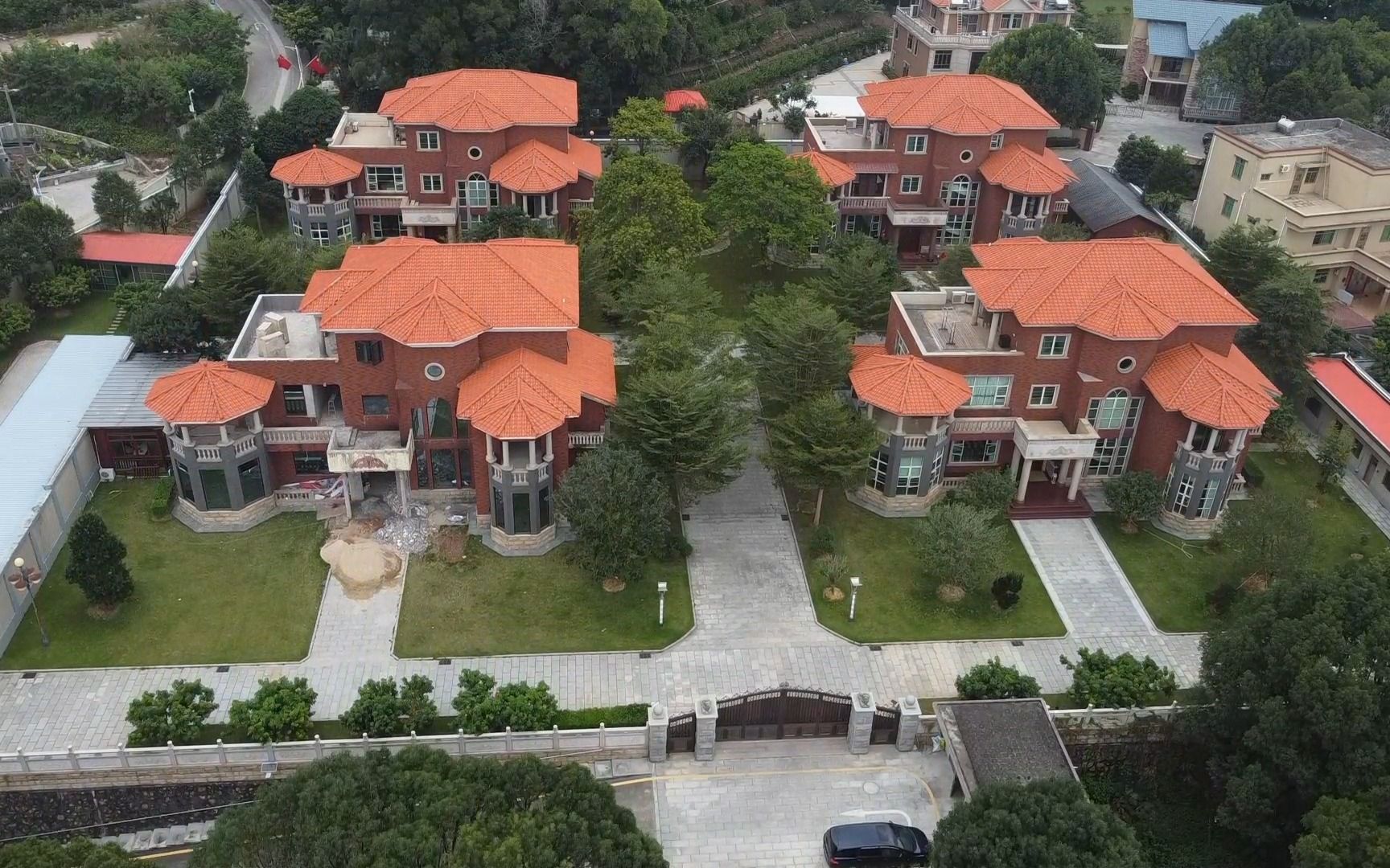 农村四兄弟个个都不简单,老家房子相连建一起,这气势谁家能比