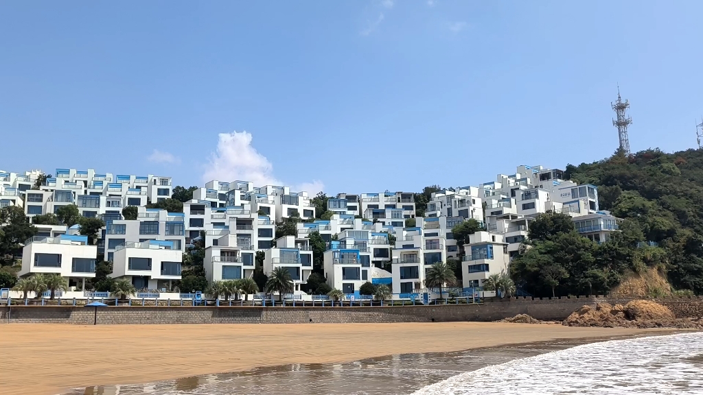 爱琴海沙滩·蓝白小镇,9月的舟山岱山人比较少,阳光也不晒,海水也很