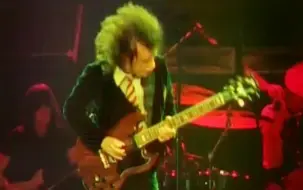 Video herunterladen: 【AC/DC】《Back in Black》1981年现场