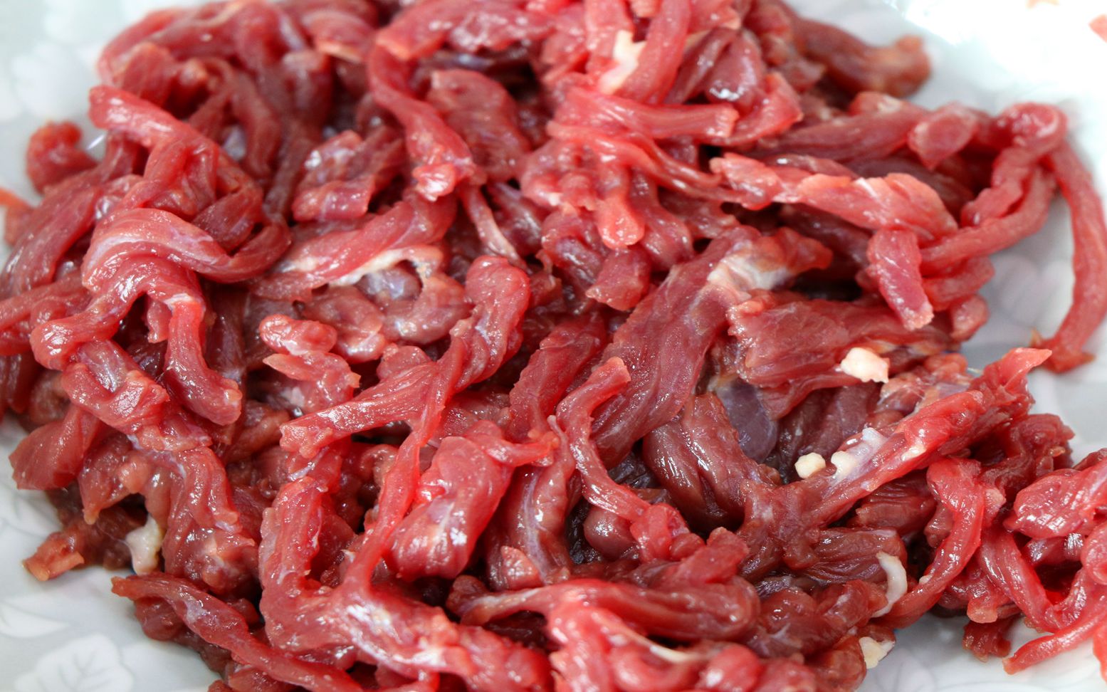 活了三十年才知道,这样炒牛肉丝不粘锅,滑嫩鲜香特别下饭好吃