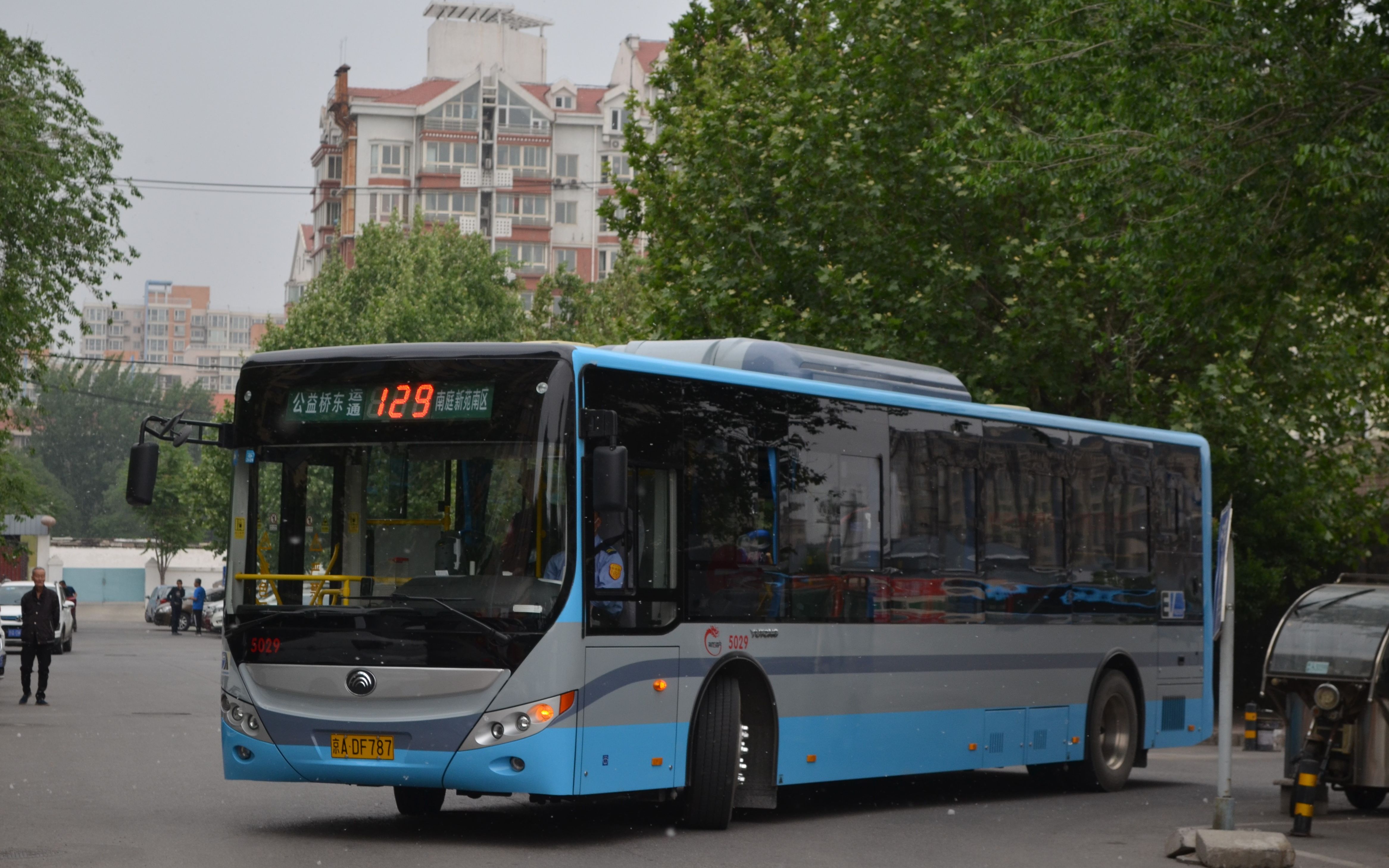北京公交运通图片