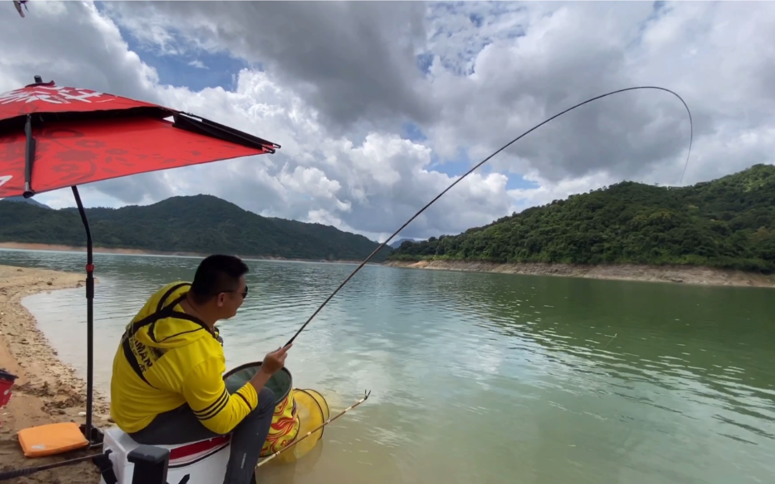 黑坑钓再多鱼都不会开心,竞钓名人堂高手,回归野钓寻找初心