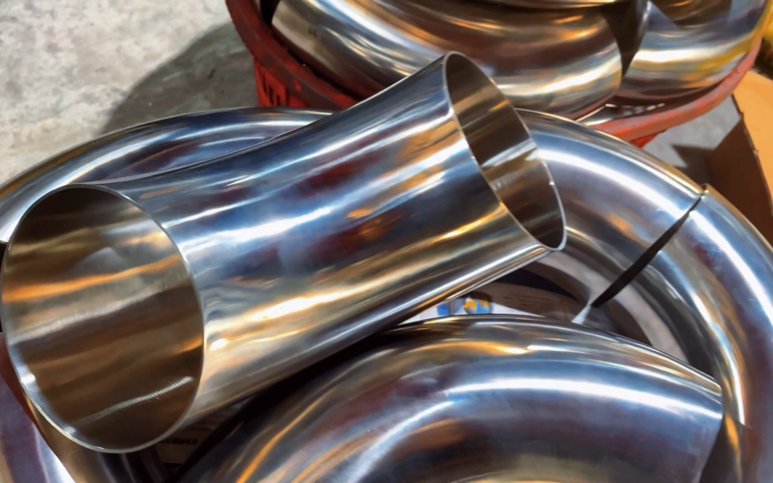 博远流体卫生级不锈钢焊接对焊90度弯头133焊接管件