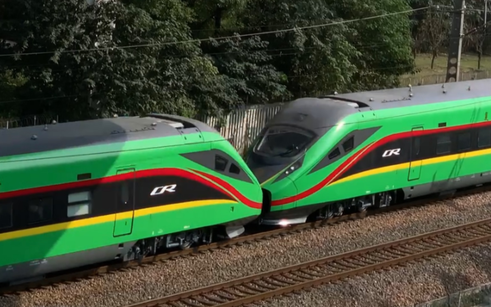 中老铁路fxd3-j动车组hxd3c回送【中老友谊万岁】_哔哩哔哩_bilibili