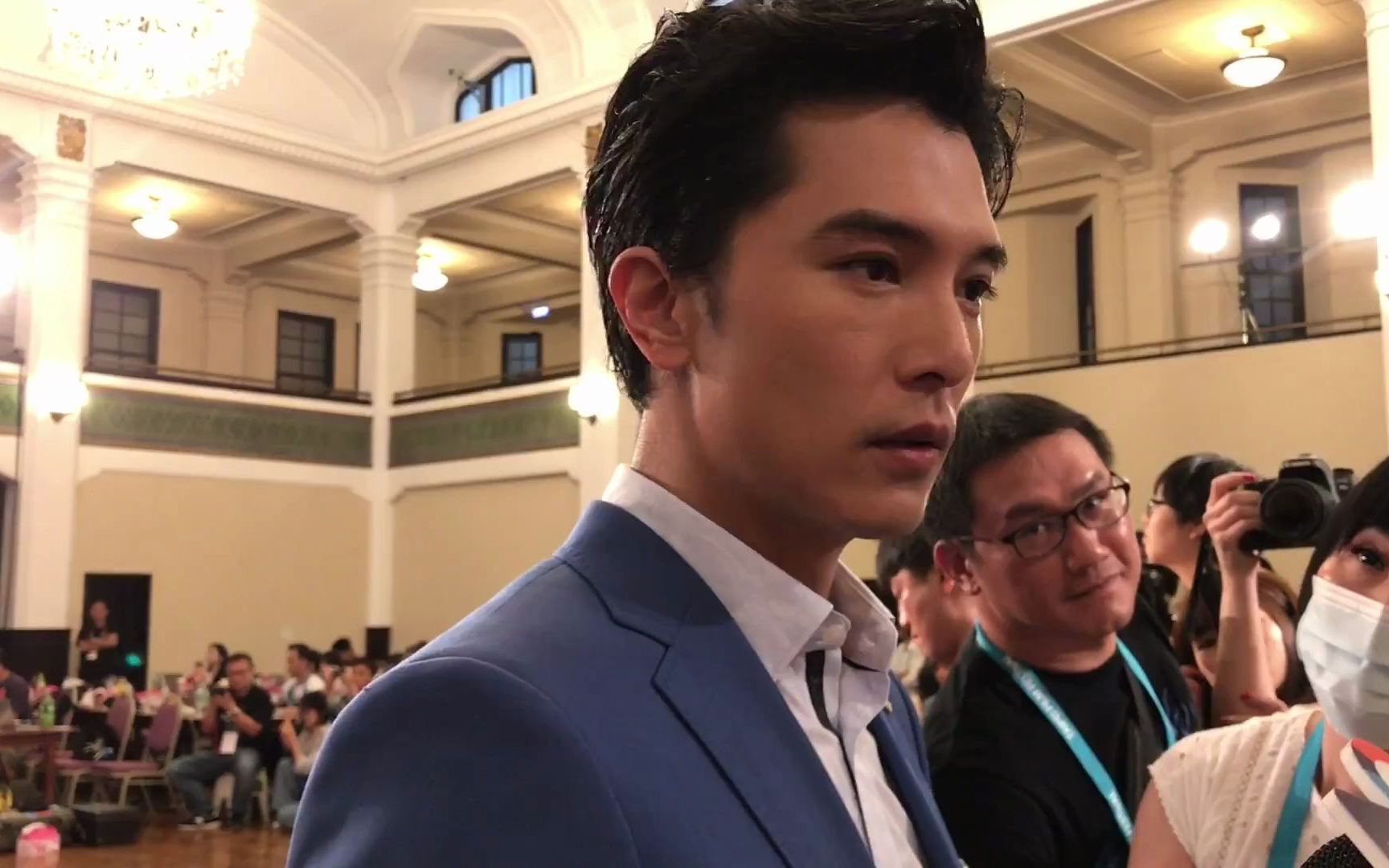 【邱泽】【谁先爱上他的】剧组亮相 台北电影奖 邱泽专访|蓝西装帅压