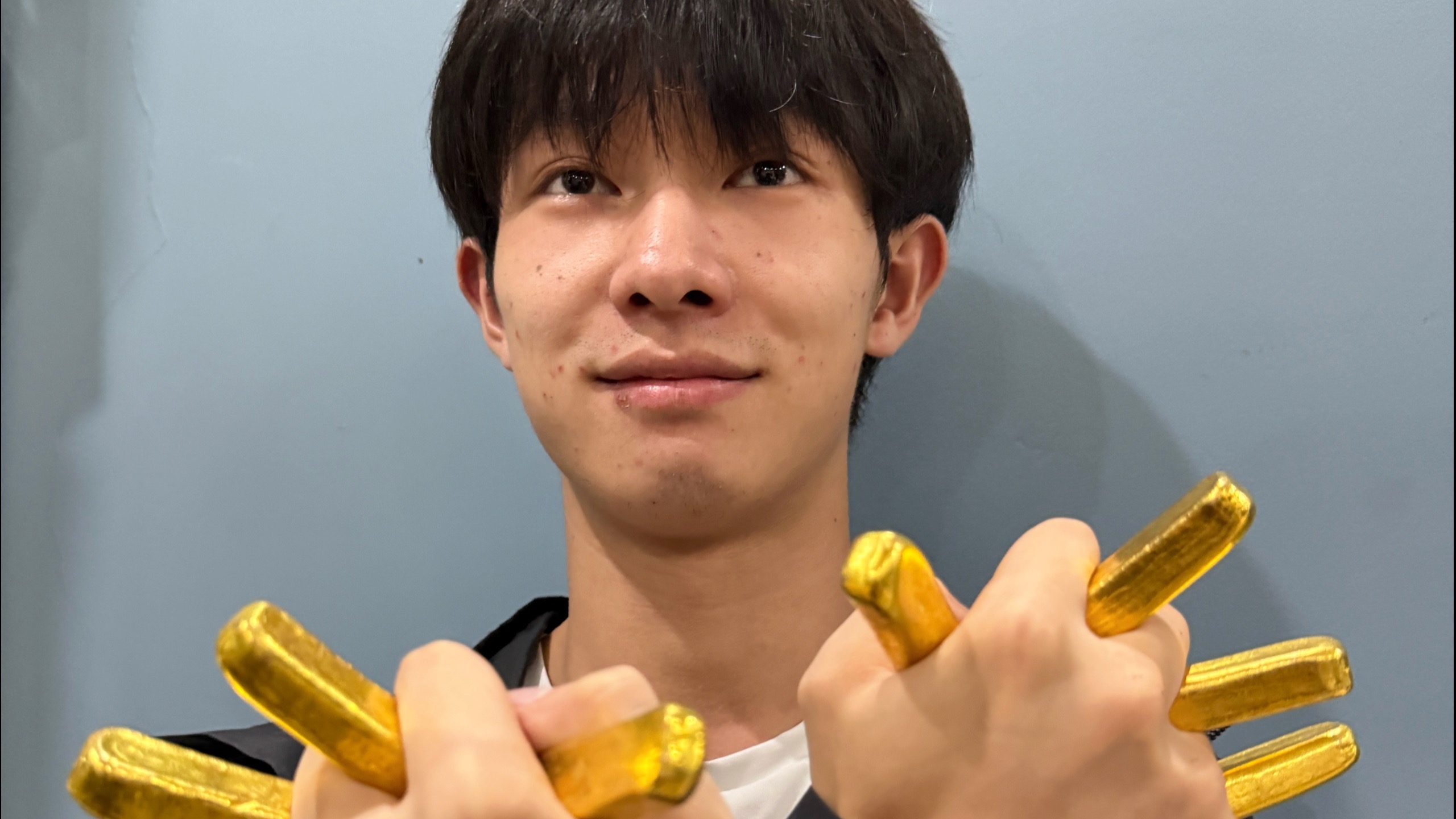 用100w黄金抽一根线?无限氪金才能做的中国顶奢