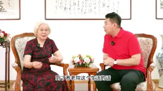 Télécharger la video: 87岁于淑珍老师对于自己在养老院的生活