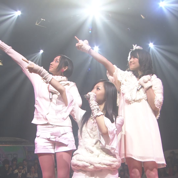 Perfume Baby cruising Love 初回限定版【サイン入り】 A little strange thing 4：Perfume 『Baby cruising Love