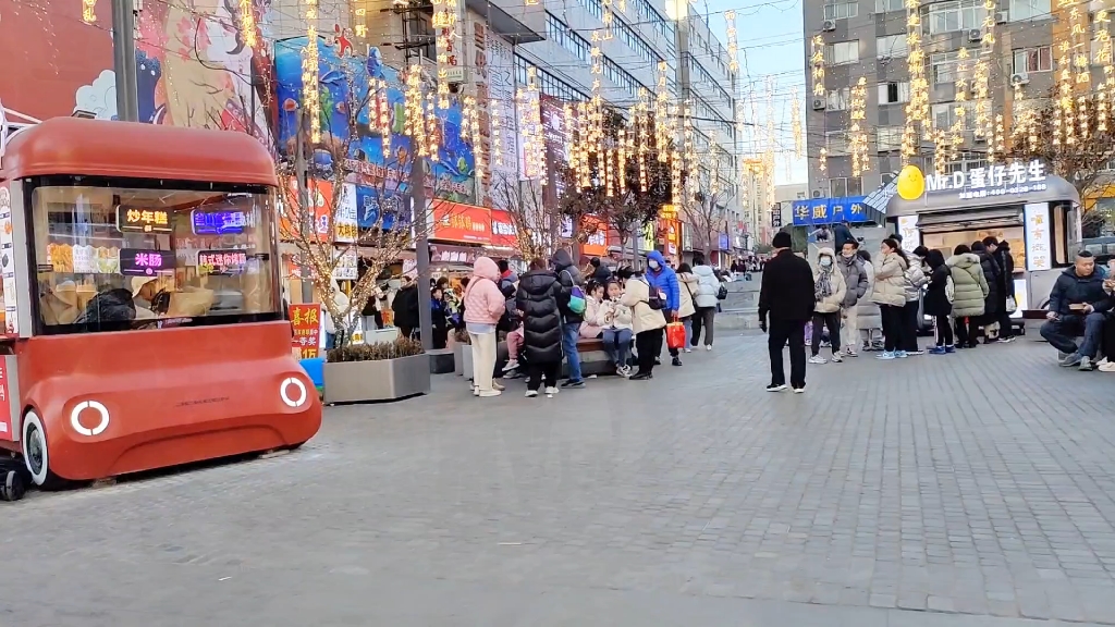 青島週末逛街去哪裡?臺東步行街熱鬧非凡!