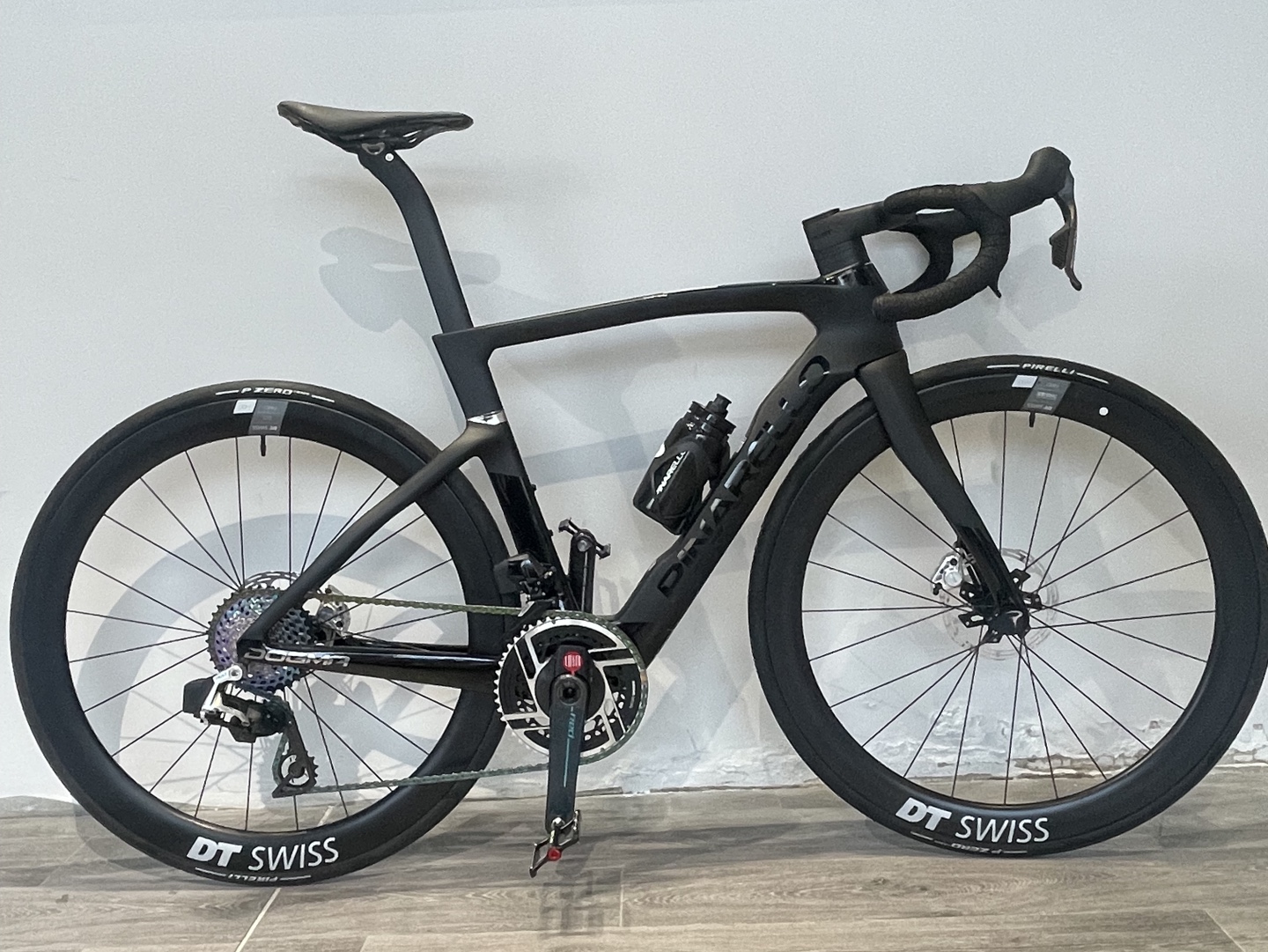 Pinarello 皮娜 Dogma F 25新款黑武士哔哩哔哩bilibili