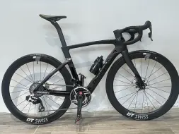 Download Video: Pinarello 皮娜 Dogma F 25新款黑武士