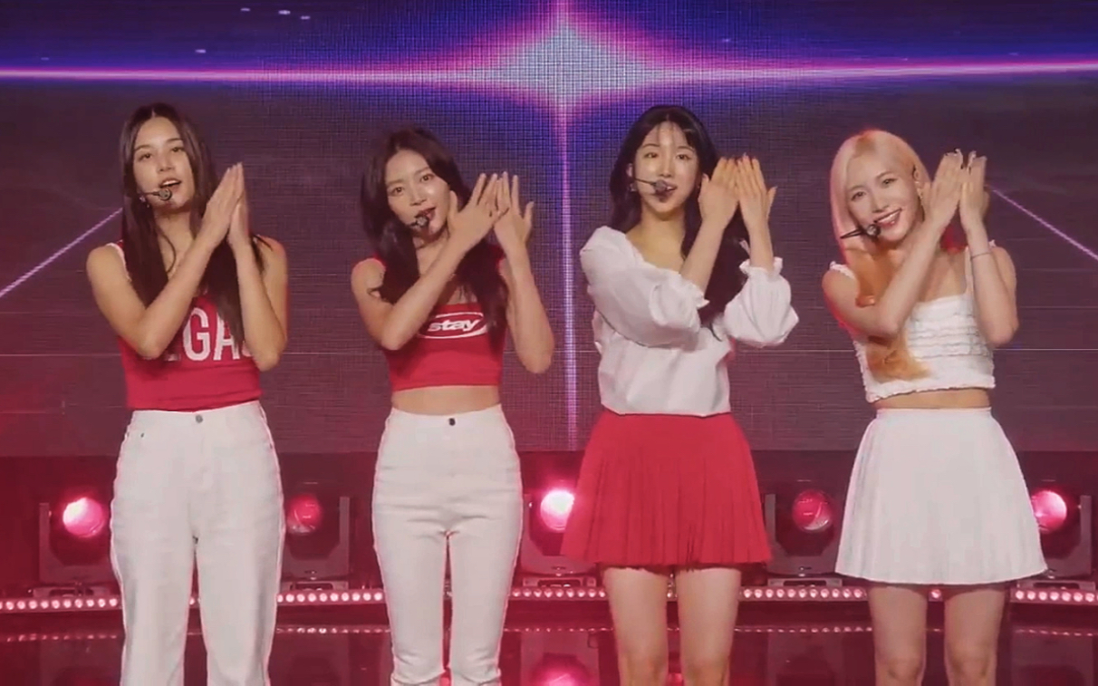 [图]220814【Laboum】AWESOME PLAY NFT 音乐节《Kiss Kiss+Aalow Aalow+Hwi Hwi+超出想象》