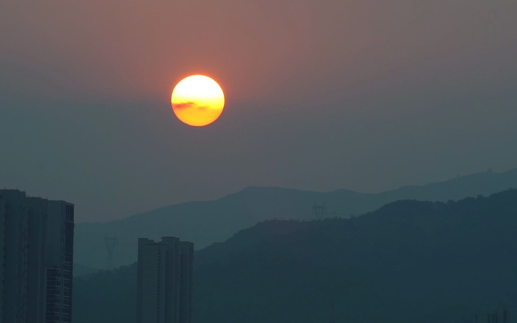 [图]【和我一起看四十三次日落吧】【三】“昨天已永远走过”