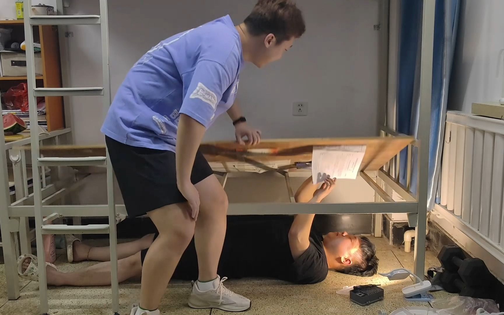 当代大学生宿舍之内卷现状