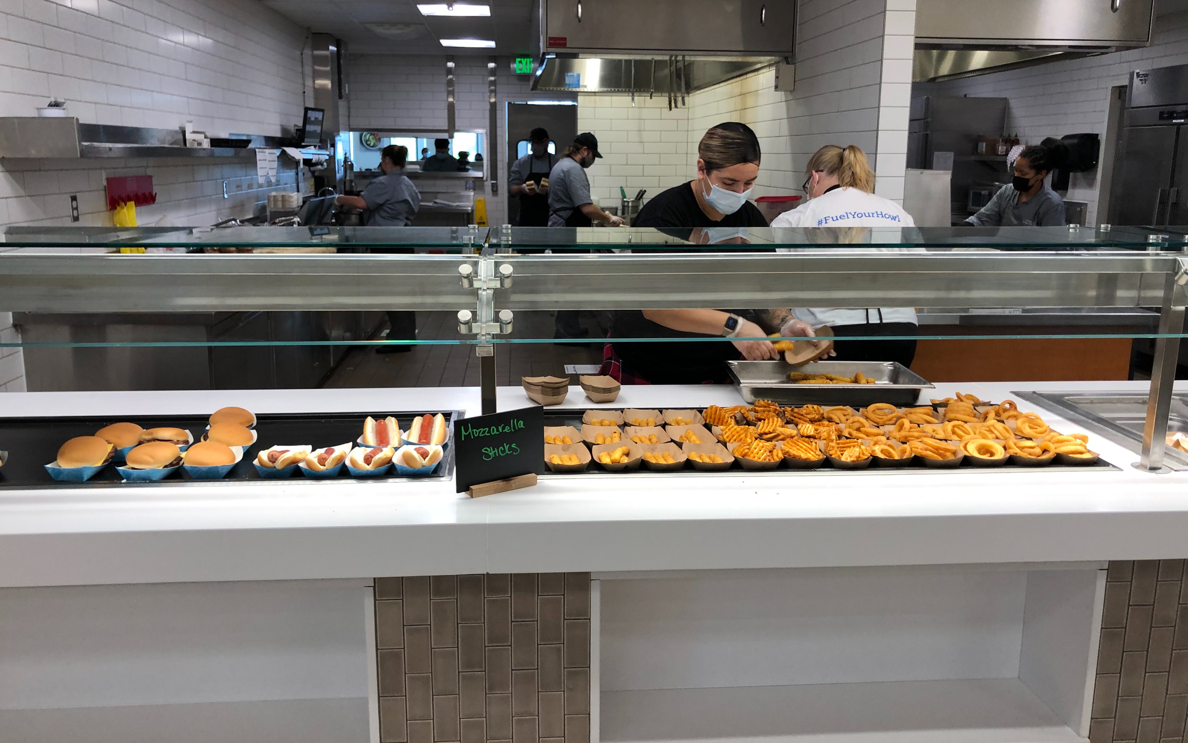 学校自助餐食堂随拍