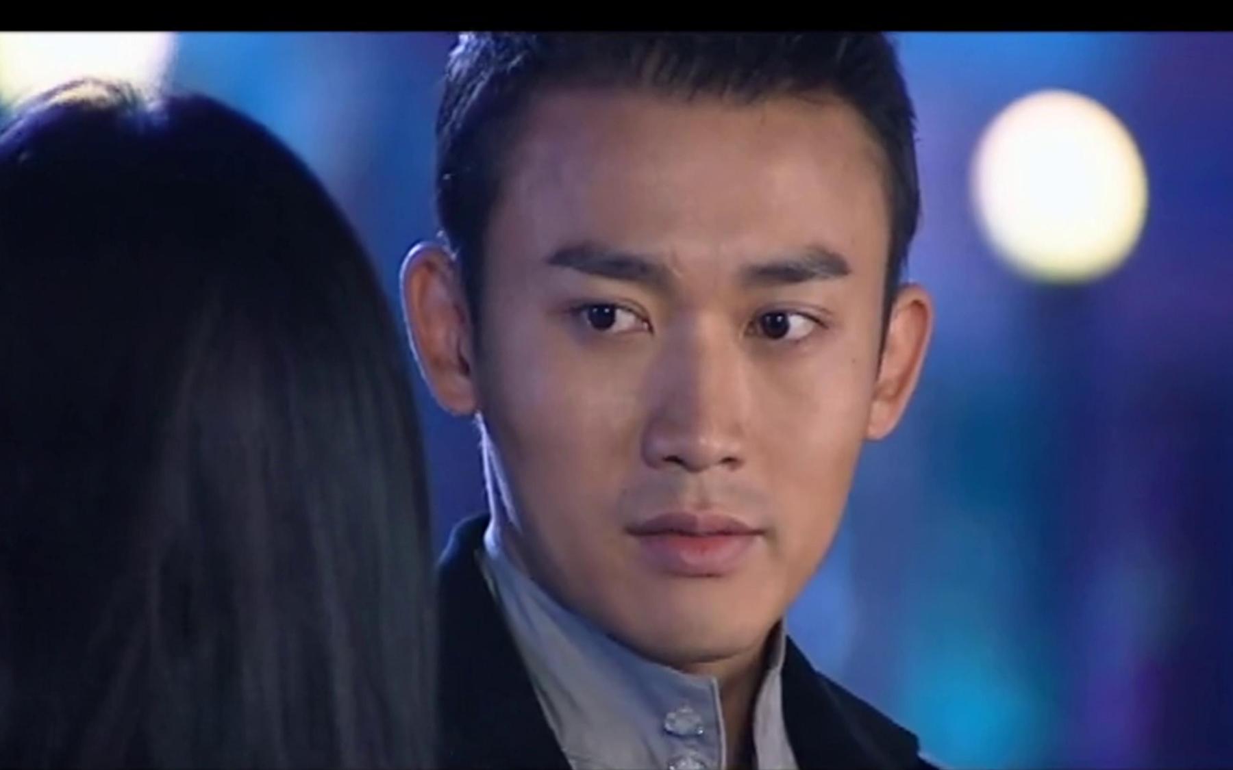 像风上司帮灰姑娘挡酒灰姑娘芳心暗许谁知下秒上司露出本性