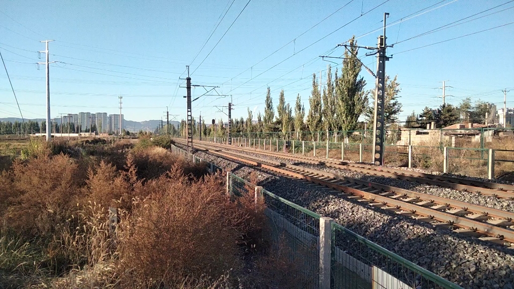 k731次(大同→广州东)列车通过北同蒲线和一区.