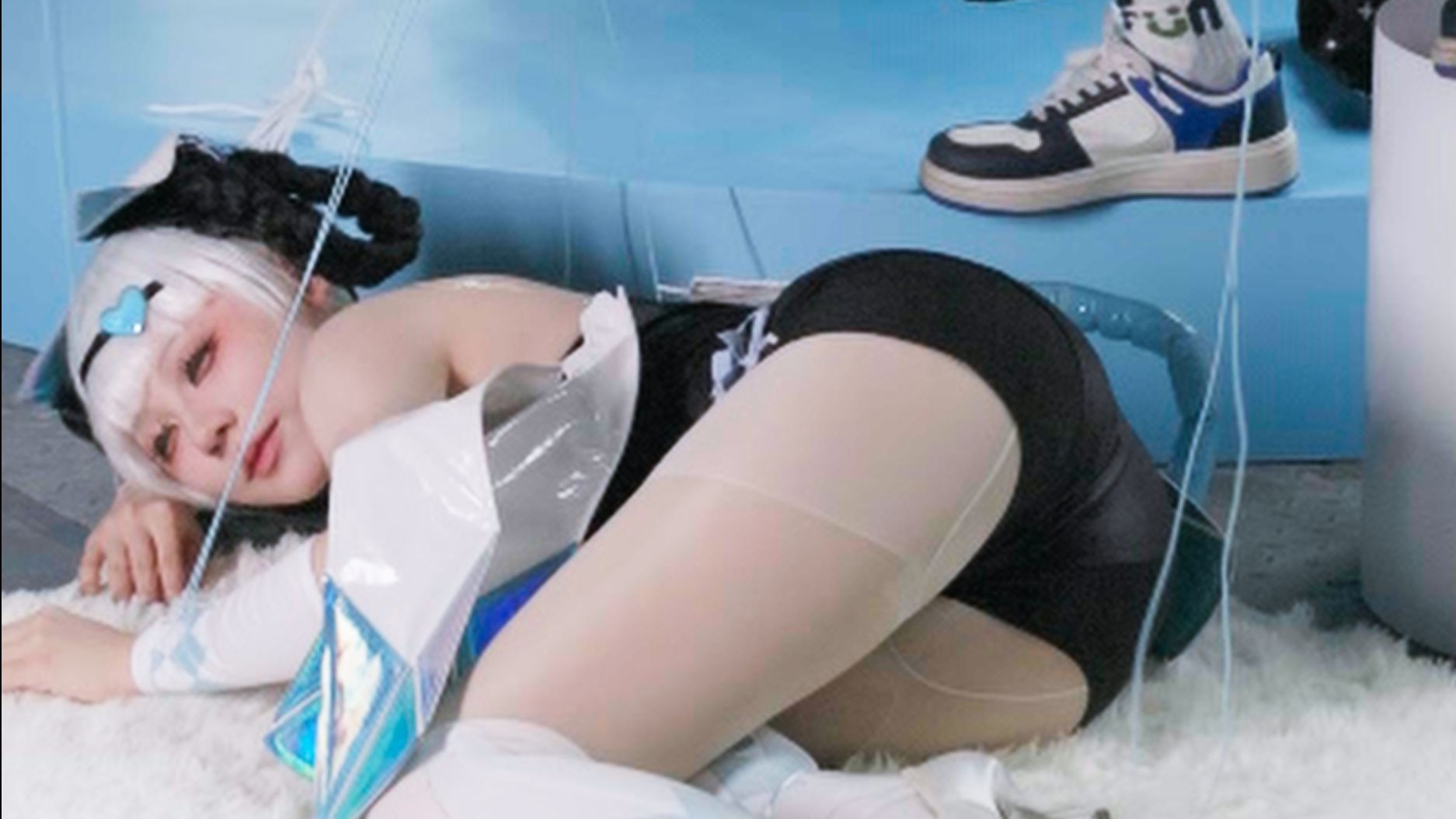 在库洛FEST cos人偶被轮流控制？