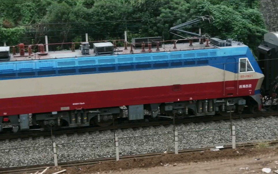 西局第四代钢人铁马号韶山7d0631牵引k608次高速通过