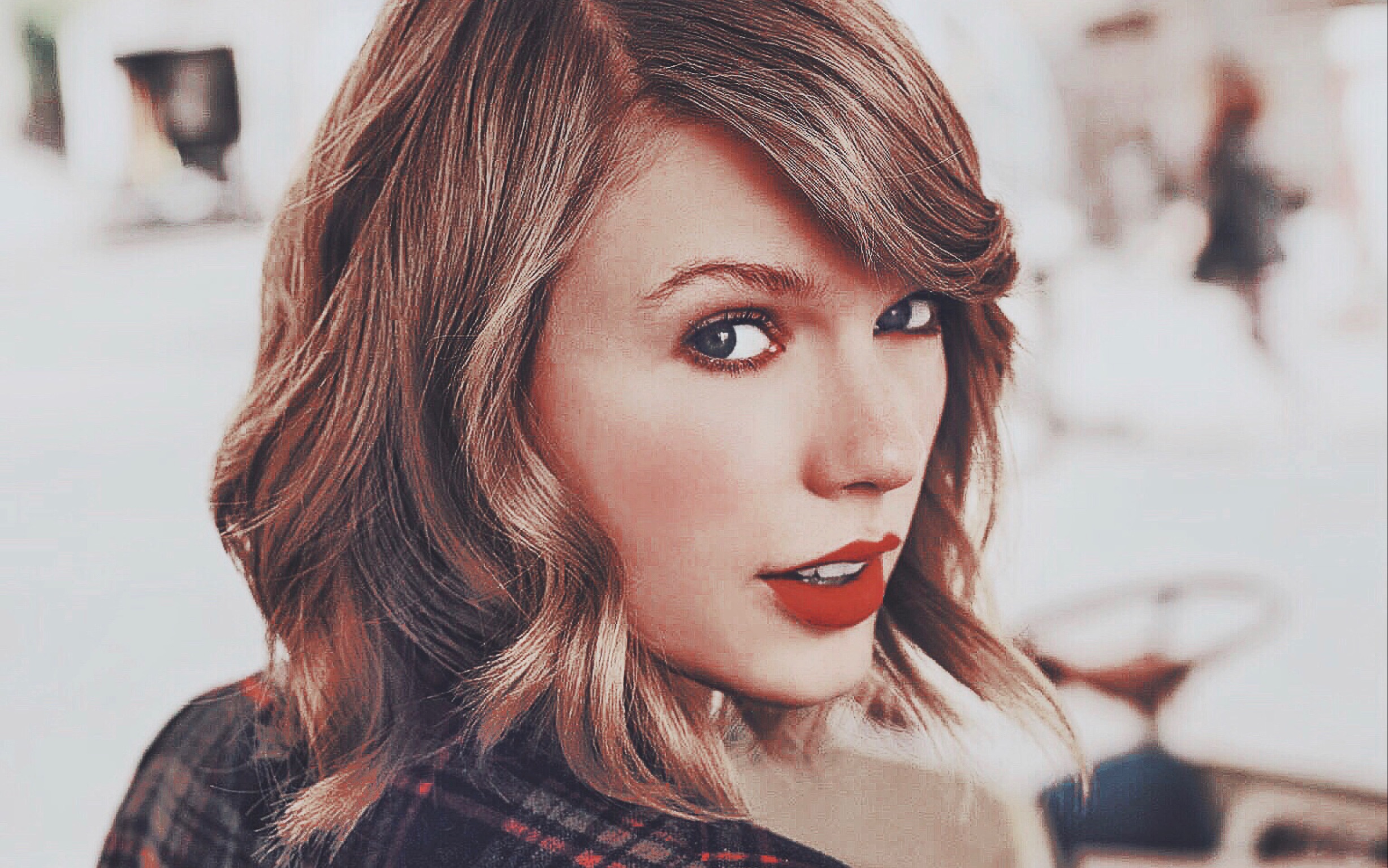 霉霉reptour福克斯堡站与特别嘉宾hayleykiyoko一同带来curious独家版