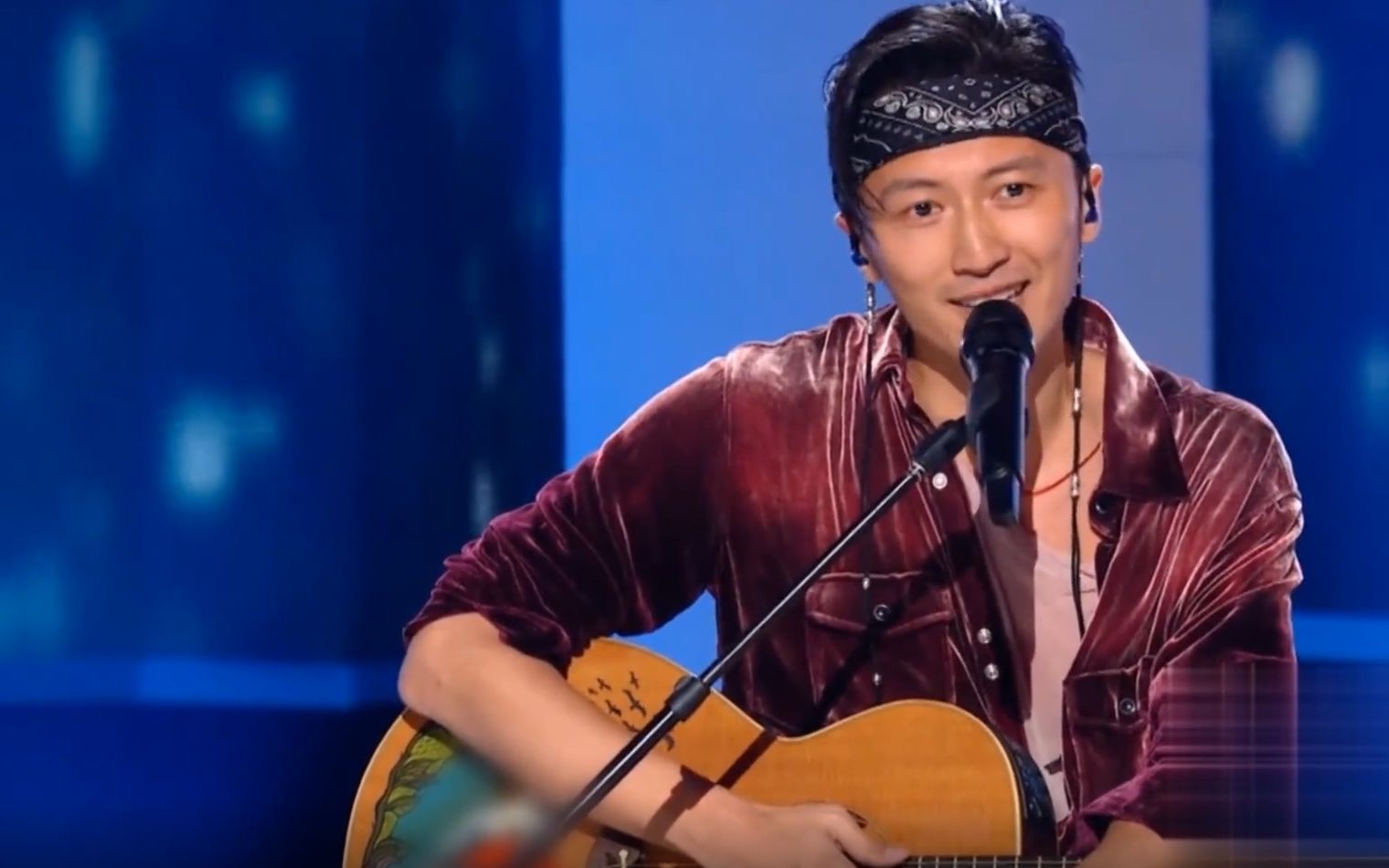 谢霆锋封神演唱现场,炸裂演绎引爆全场气氛,魅力依旧