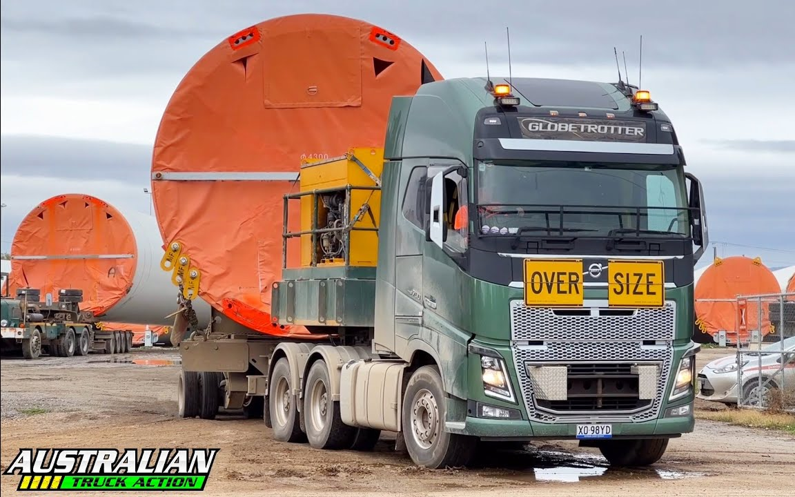 【澳大利亚】沃尔沃fh16正在装载风车塔架部分