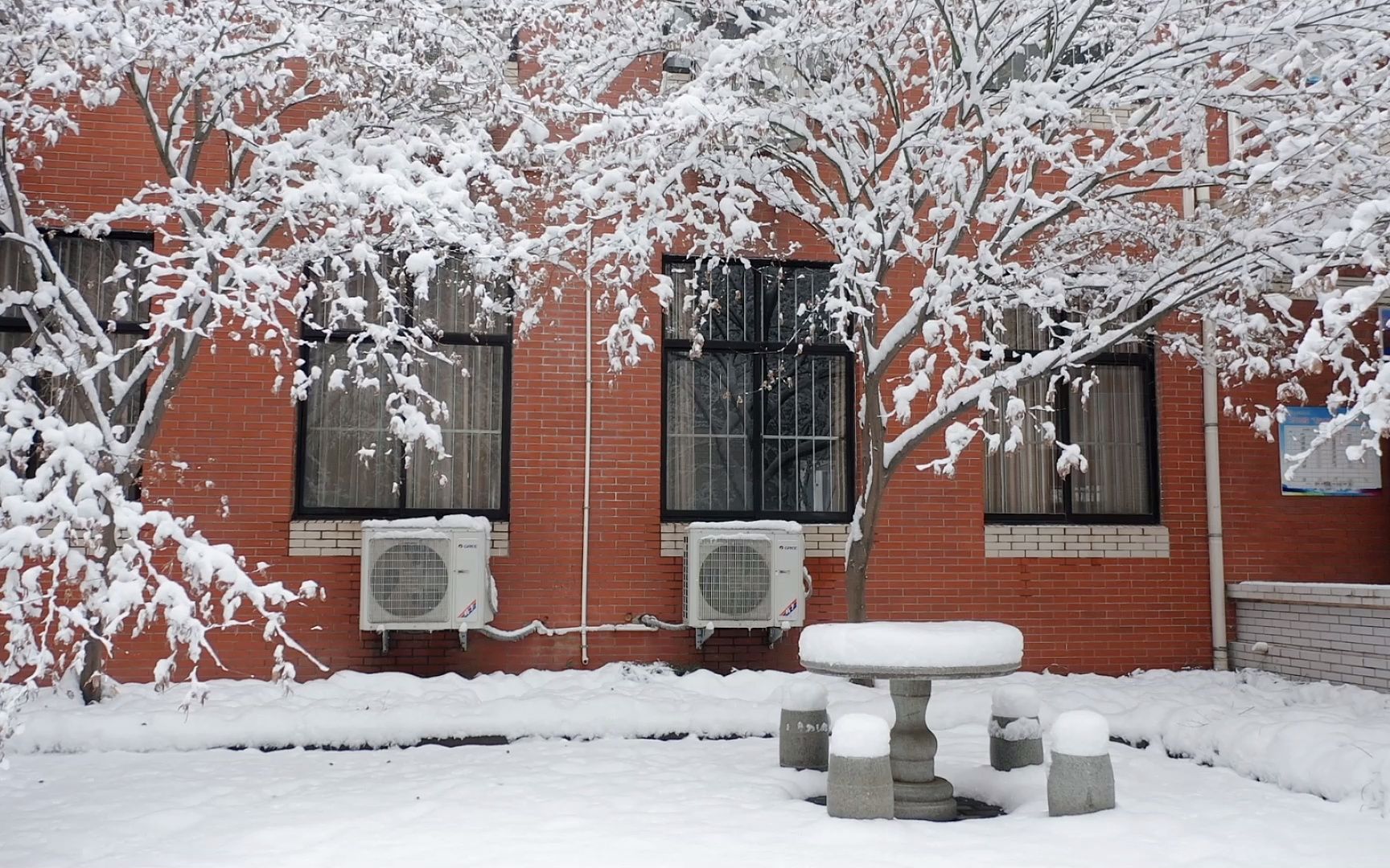 [图]想寄一场大雪给你，愿你不负期待，万事胜意。