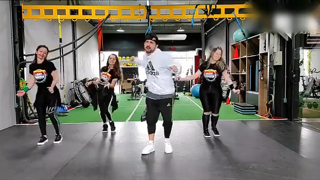 运动起来难道不香吗?动感尊巴,健身又减压!