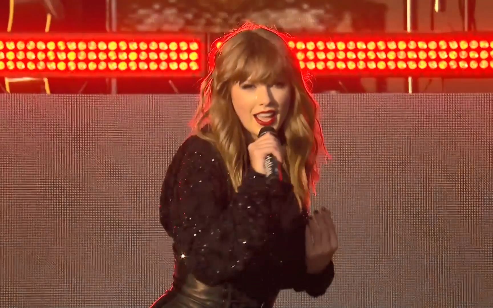 [图]《Look What You Made Me Do》 Taylor Swift BBC The Biggest Weekend 演唱会