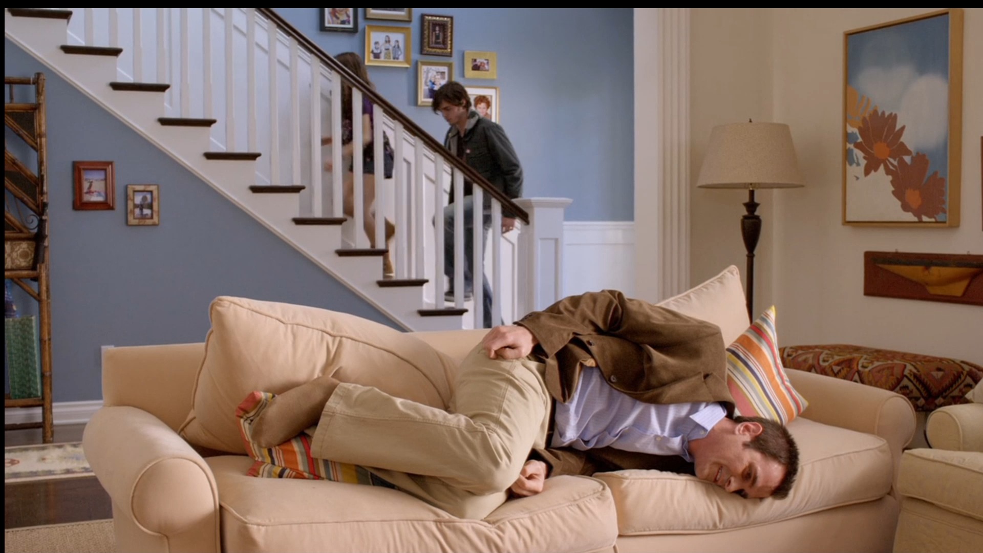 摩登家庭 女儿男同学第一次上门,结局太搞笑了