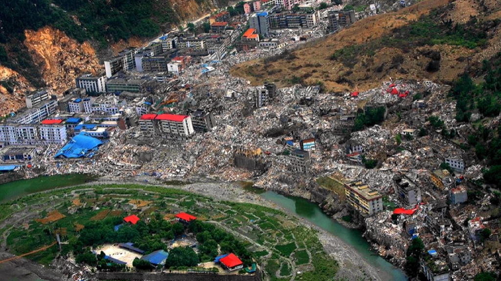 12,汶川地震15周年,当时我还在上小学,我非常清楚的记得,我跟妈妈要了