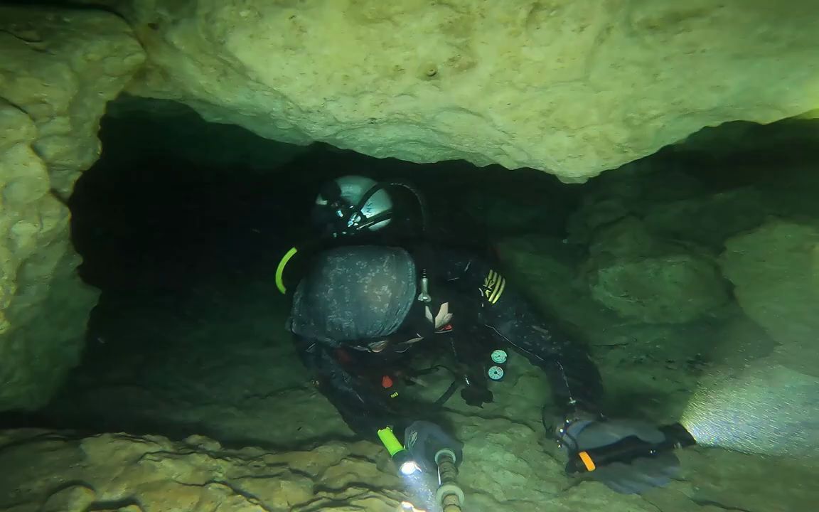 【超燃潜水】岩洞水下潜水探险