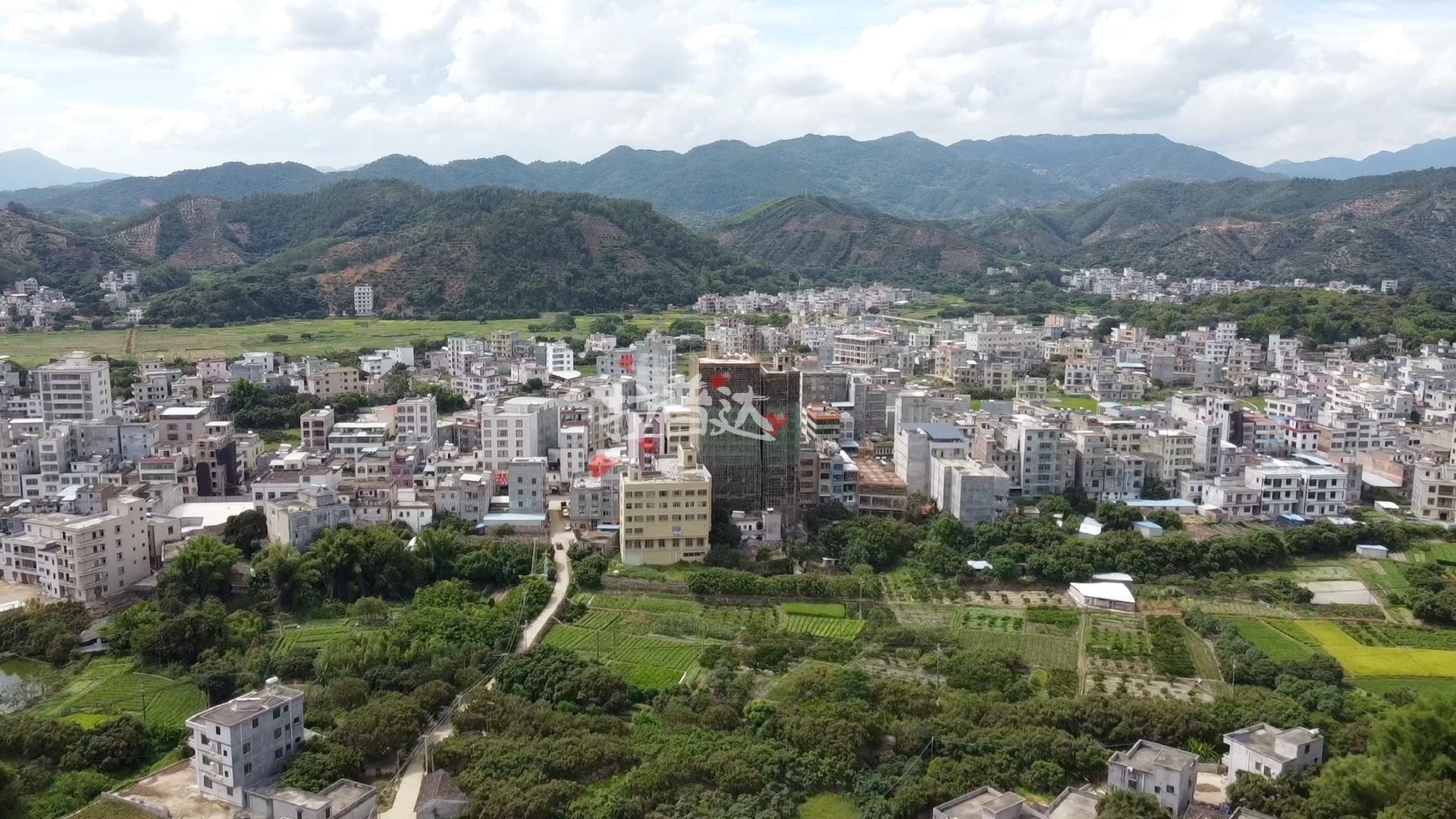 【生活记录】航拍我的家乡广东省高州市平山镇大仁庙村 这里的山美水