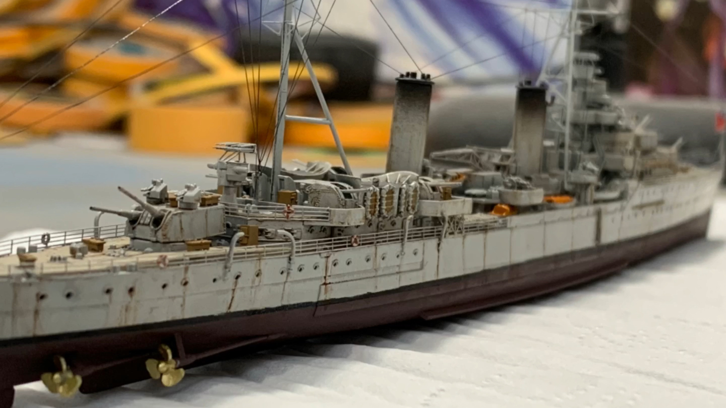 1/700中国海军重庆号巡洋舰旧话严重.