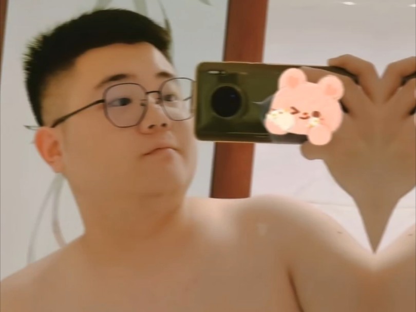 小熊安安玩的时候还是很能放得开的