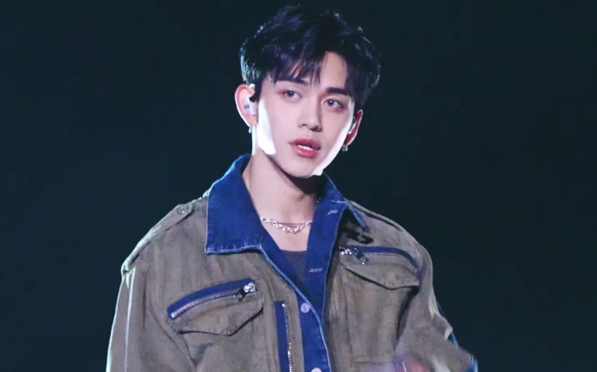 黄旭熙个人舞台向合集 点击就看男模跳舞(持更)_哔哩哔哩_bilibili