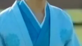#我要上热门 #盛世美颜 #神仙颜值 生活就像一杯白开水你每天都喝，不要去羨慕别人的饮料有各种颜色，其实未必有你的开水解渴 调整好心态看生活处处是阳光#赵丽颖