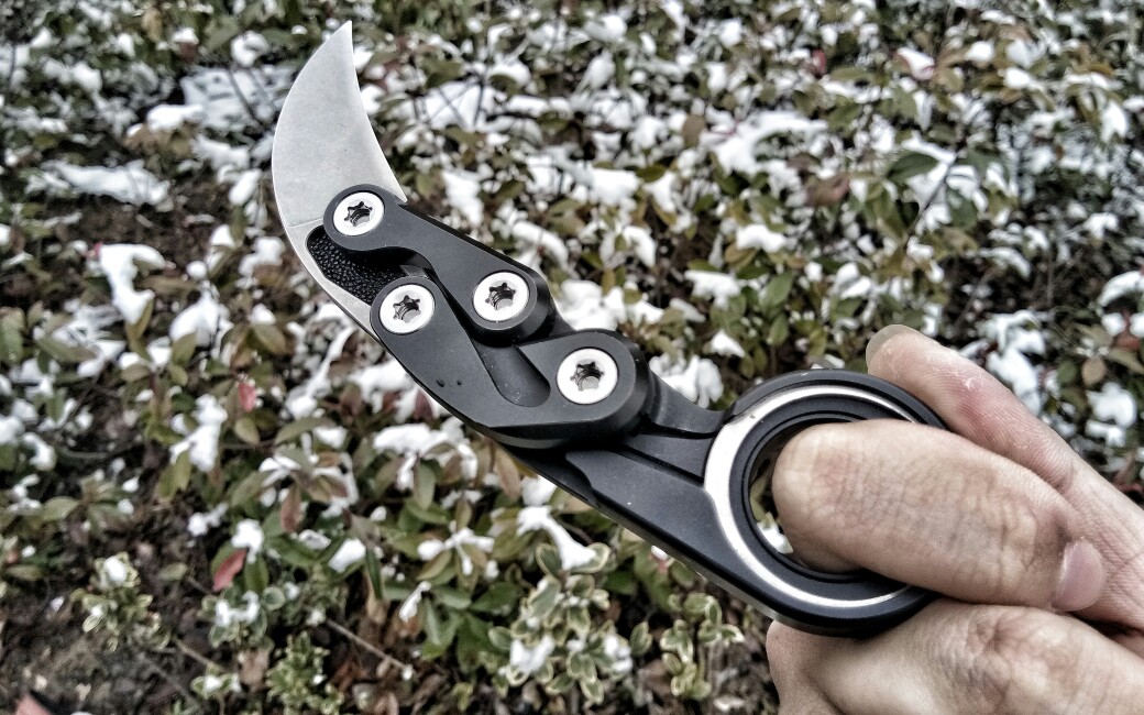 caswell机械爪介绍评测爪刀折叠刀