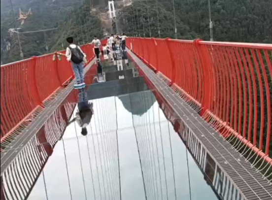 尼珠河大峡谷景区电梯图片