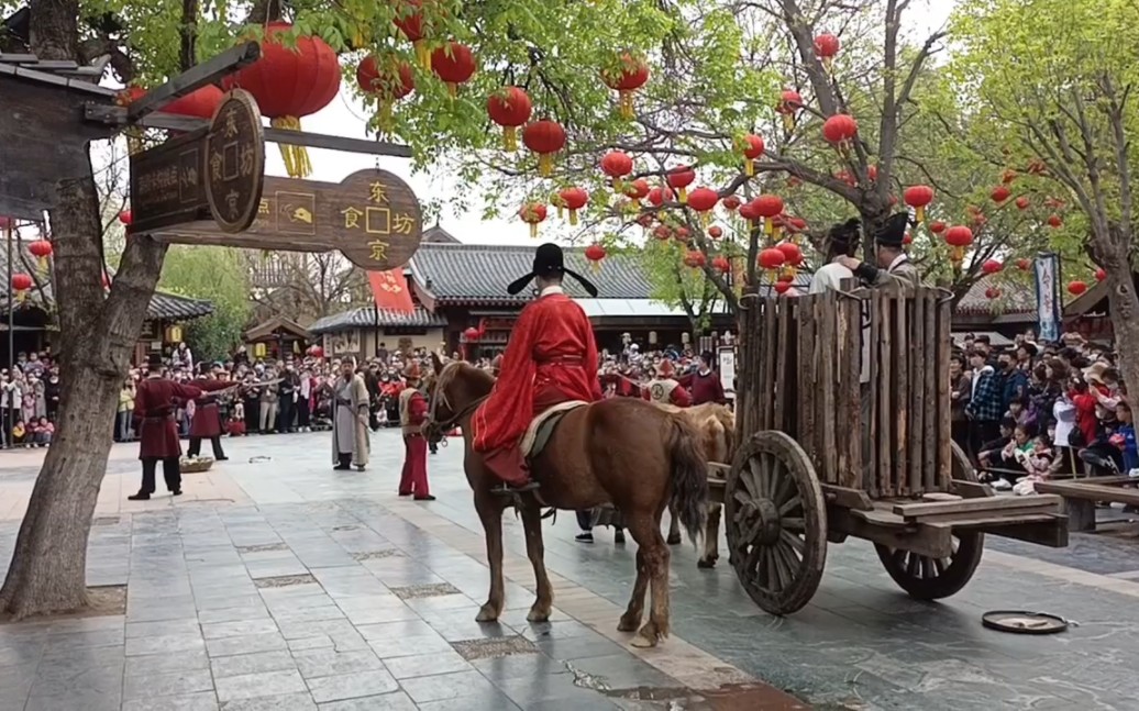 清明上河园小节目《梁山好汉劫囚车》片段