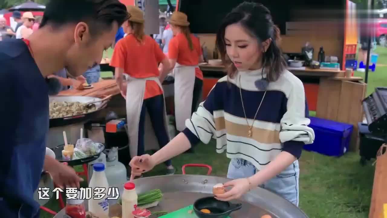 十二道锋味:邓紫棋下厨问题不断,谢霆锋笑言与陈伟霆神似