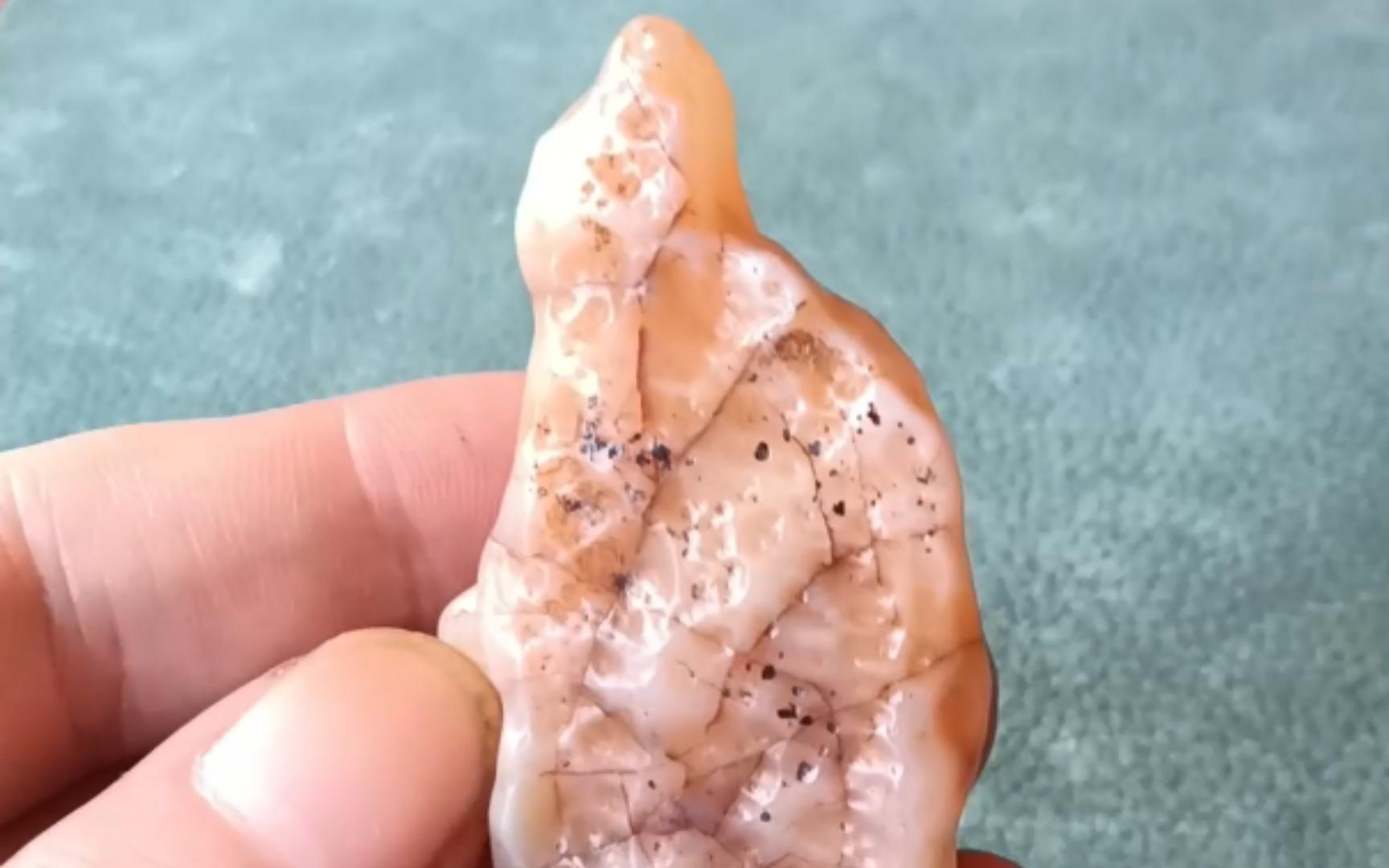 《老年朱元璋侧身像》,材质:沙漠漆.