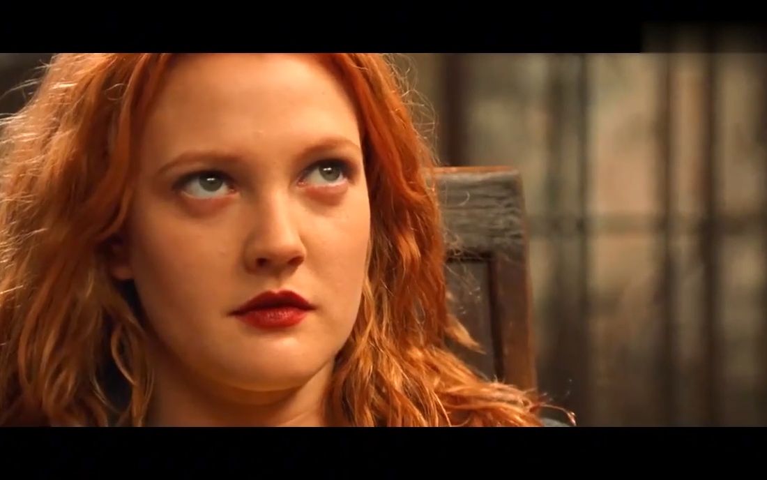 霹雳娇娃:戴兰张开腿,制止敌人进攻,没想还真拖了会时间!