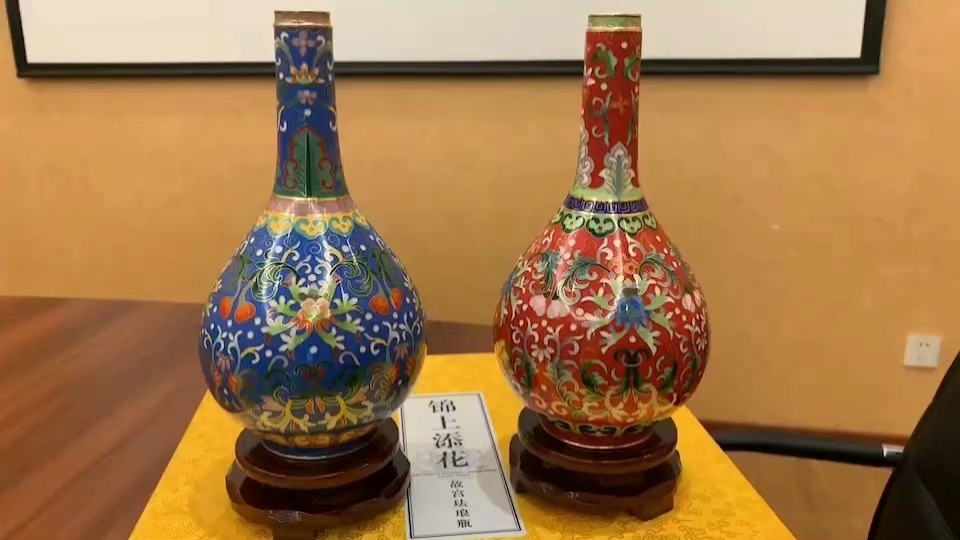 霍铁辉大师景泰蓝锦上添花故宫珐琅瓶外观华美瑰丽