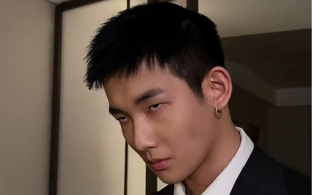 梅尼耶你们想知道谁是真正的q吗