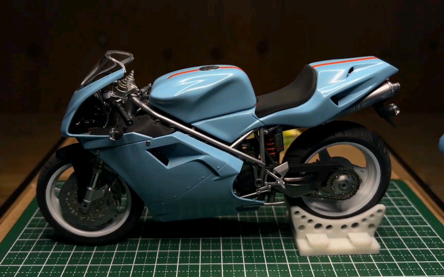 【搬运】田宫 1/12 杜卡迪 ducati 916民用车模制作过程