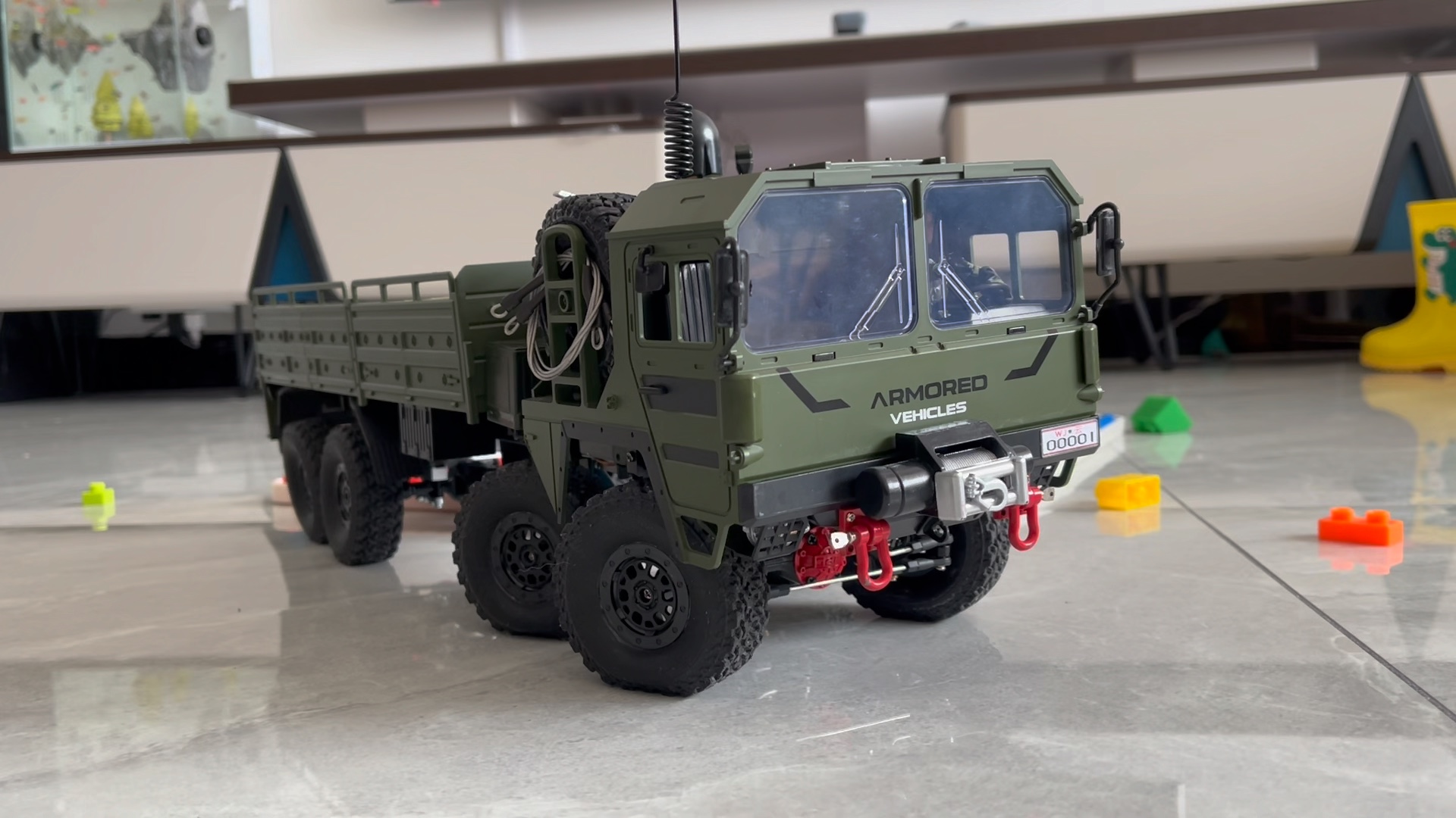 德国man军卡 8x8 入门级1:16 rc 底盘轮毂配重 姿态不错