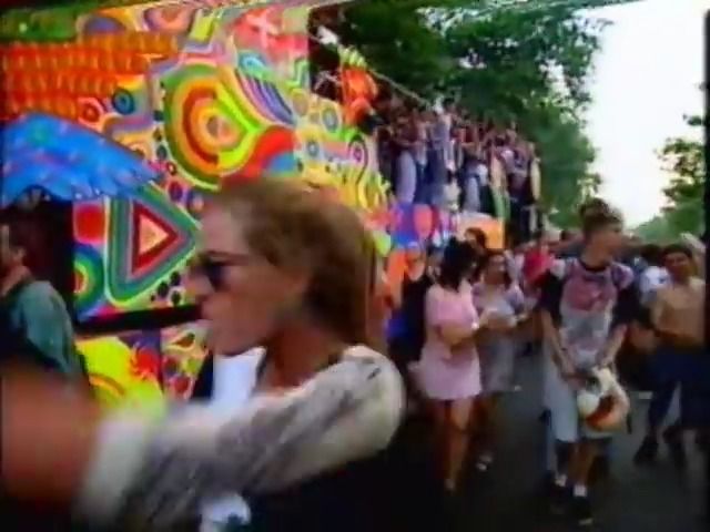 [图]1995年柏林 Love Parade - Peace On Earth 传递爱与和平