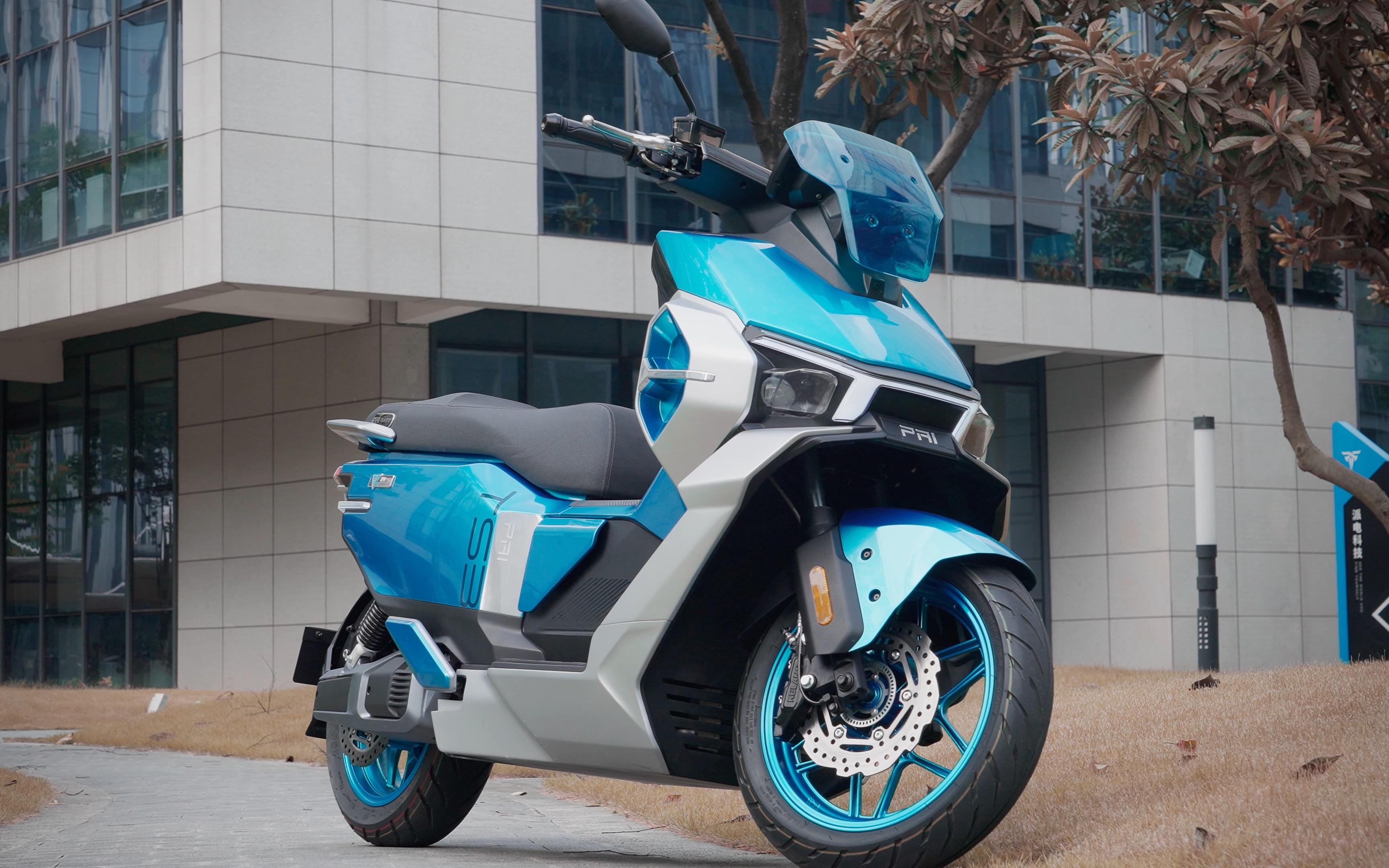 再多看一眼,都会爱上的 pai ts3 "毒"系电摩